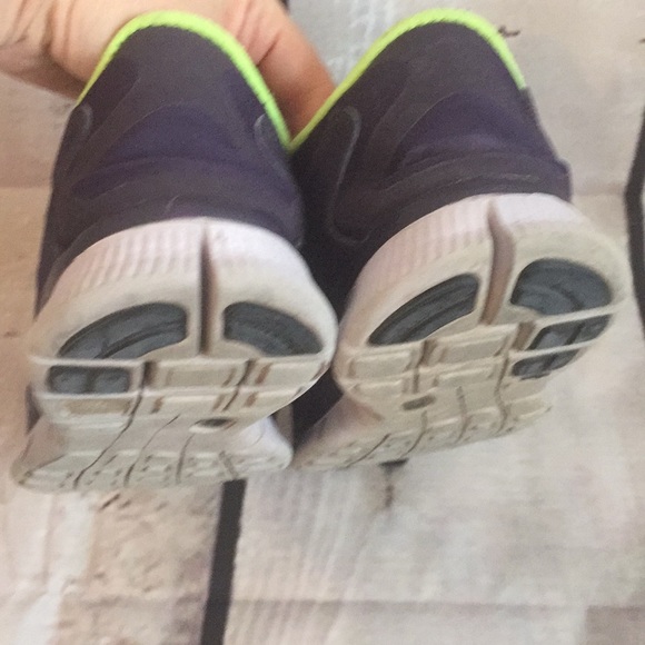 Nike Barefoot Ride sneaker in size 8 - Picture 11 of 16